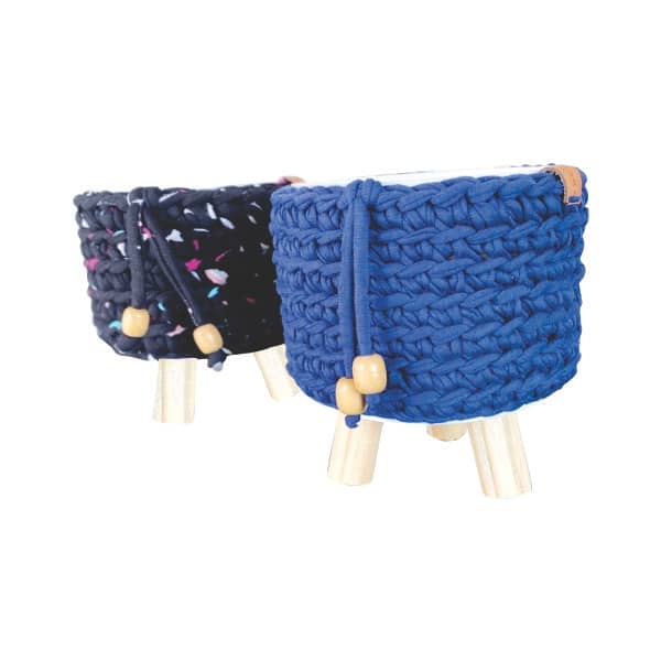 Cachepô de Crochê com Pezinhos de Madeira