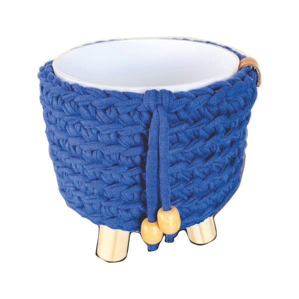 Cachepô de Crochê com Pezinhos de Madeira