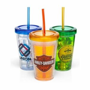 Copo personalizado com canudo