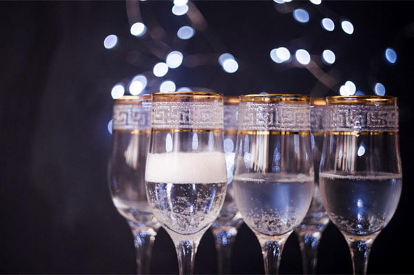 Copos Personalizados para Eventos: Como Escolher o Material e Design Perfeitos